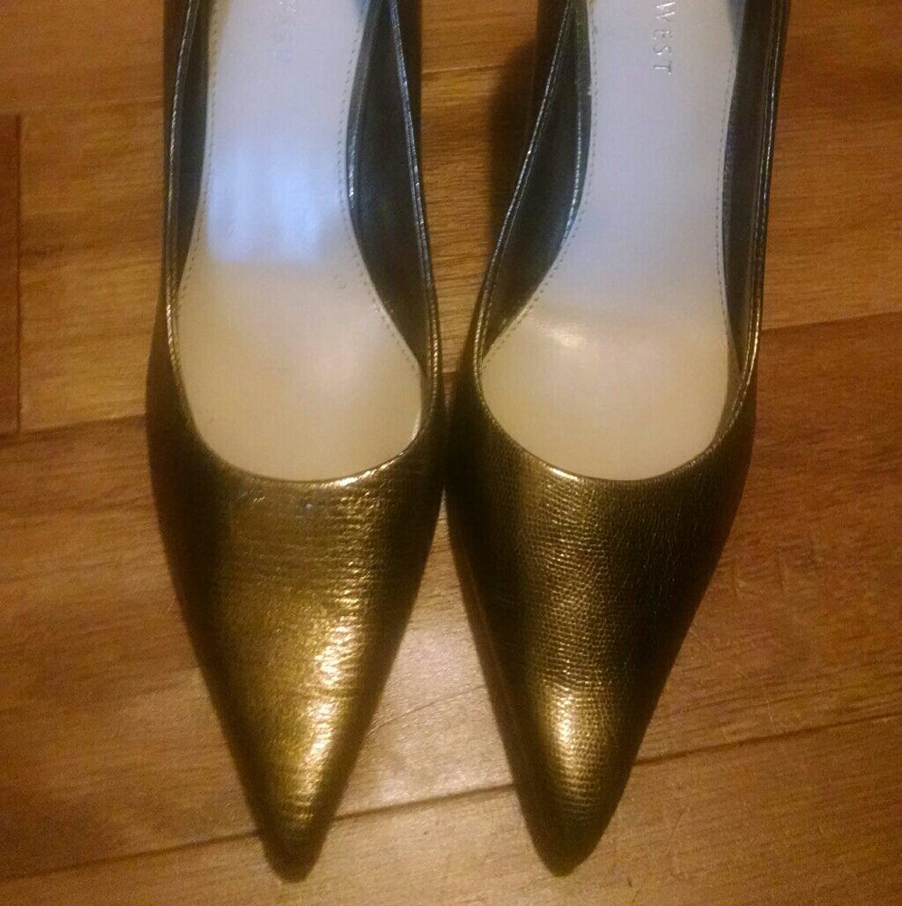 Heels - Picture 2 of 6